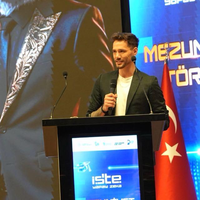 Can Doğan portresi